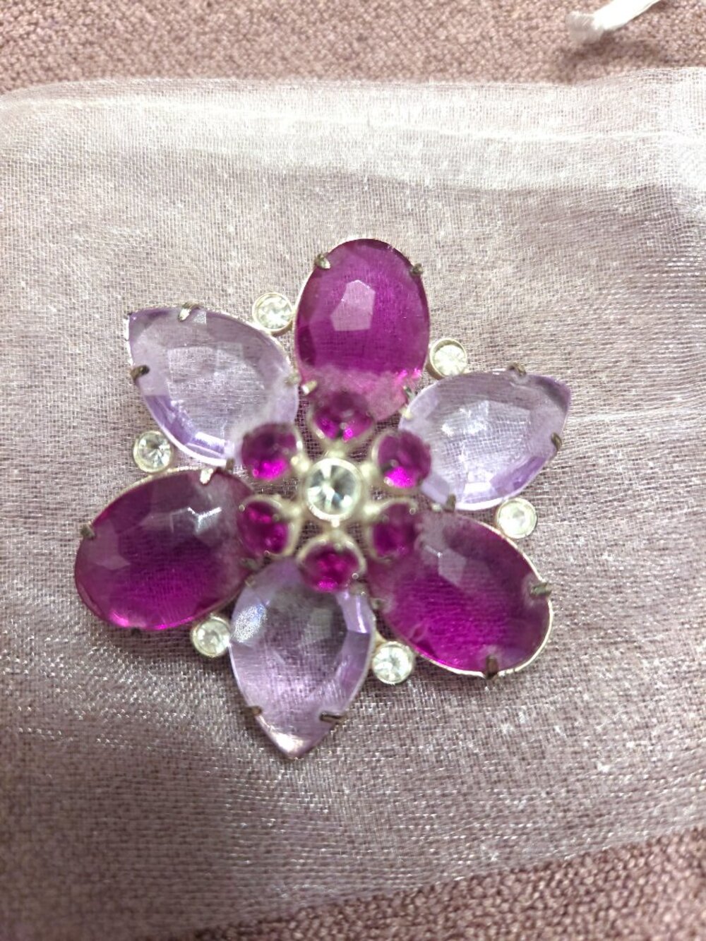 Vintage Silver Tone Orchid Purple Glass Crystal Flower Brooch Rhinestone Accent - Picture 4 of 4